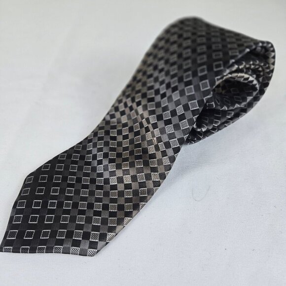 Calvin Klein 100% Silk Men's Tie Black Gray Silver Repeating Diamond Pattern - Picture 1 of 6